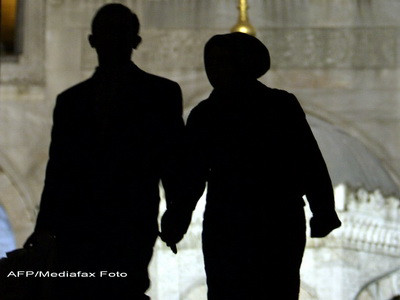 Clubul sotiilor supuse revolta lumea. "Nevestele trebuie sa se comporte in pat ca niste prostituate"