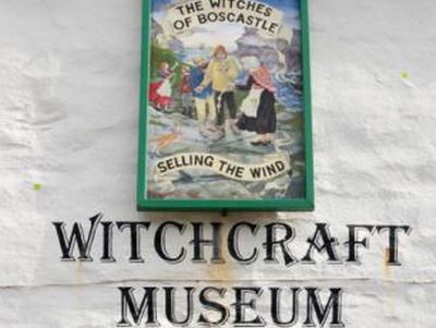 Vrei la Muzeul Vrajitoriei? E deschis si online