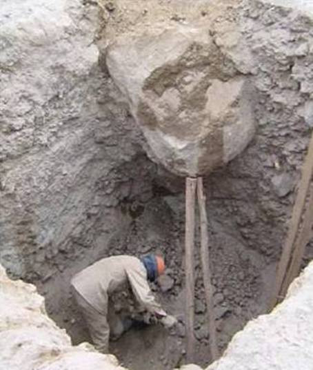 "Dorel in actiune": portiera inchisa cu lacat, toaleta izolata cu cartoane!