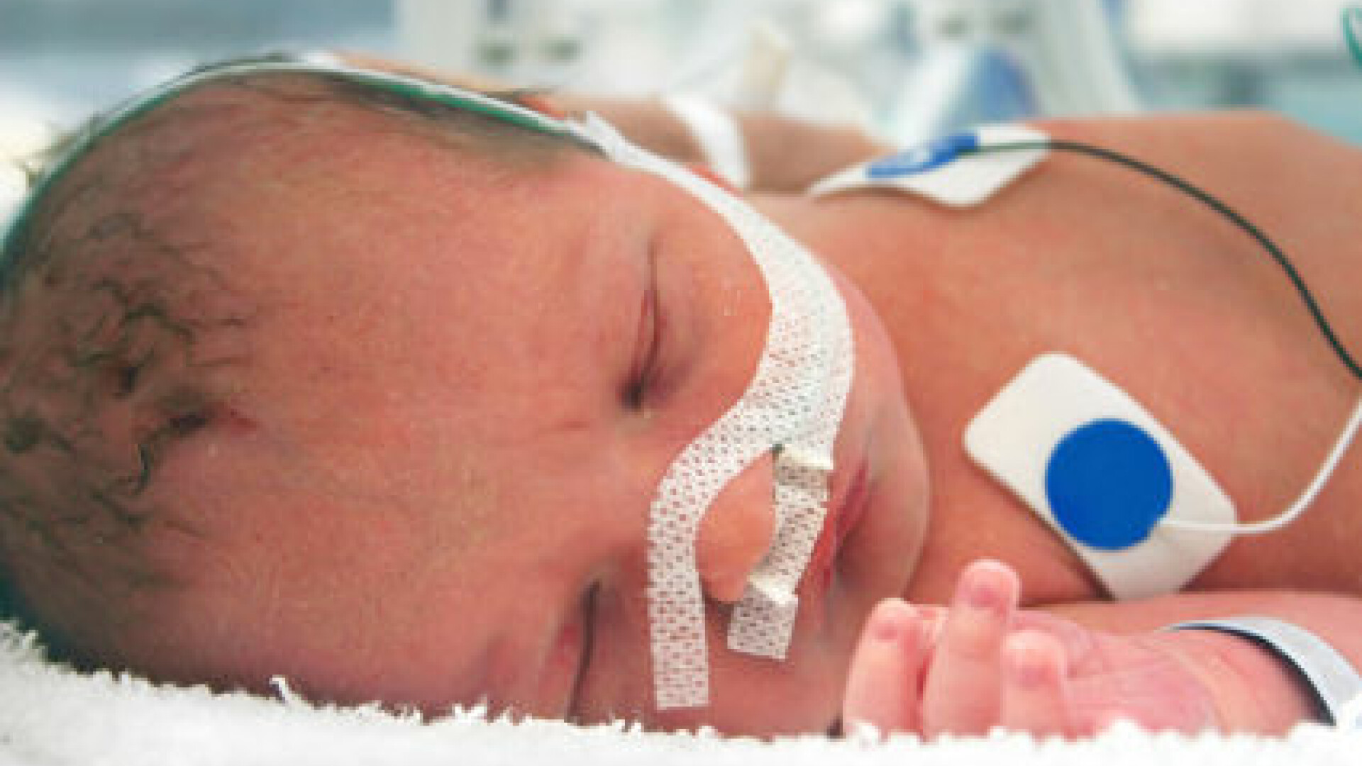 Bebelusul unei fete de 14 ani a plans la propria sa inmormantare