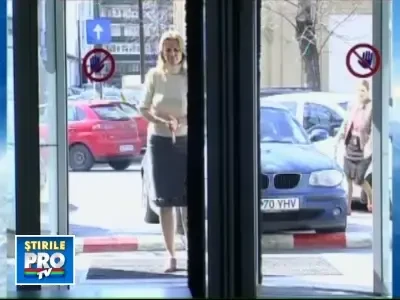 Premiera in Romania! A nascut dupa ce a avut cancer de col uterin
