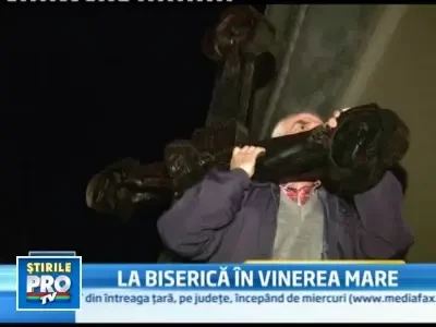 Prohodul din Vinerea Mare a adus multimi de credinciosi la biserica