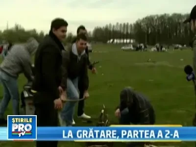 Bem, mancam, dar cine duce gunoiul? Dezastru in paduri, dupa Paste