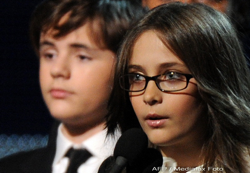 Martorii confirma: Michael Jackson a murit sub ochii copiilor lui