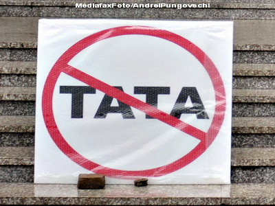 Premierul Boc si ministrul Seitan, dati in judecata de Alianta Taticilor