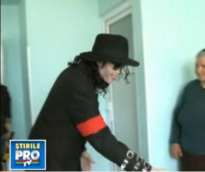 ULUITOR! "Michael Jackson, traiesti?! Mamaaaaaaaaa... Bravo tie!"