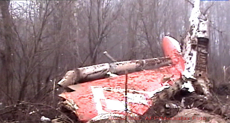 Pilotii avionului polonez au ignorat ordinele controlorilor de trafic