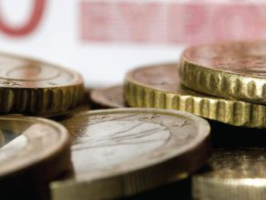 Guvernul Greciei analizeaza noi masuri de austeritate