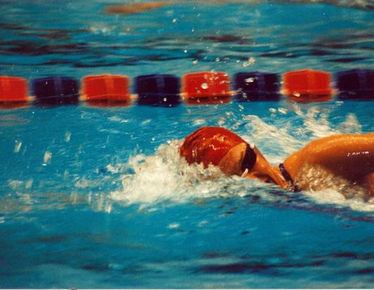 Se reiau cursurile de inot la bazinul olimpic acoperit din complexul Weekend