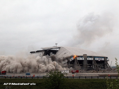 Adio, Texas! Stadionul-simbol al orasului a fost aruncat in aer