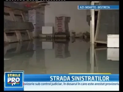 O strada din Bistrita, noua Venetie... dupa o ploaie torentiala de 6 ore!