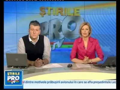 Noul trend in moda? Rochia de bal din ambalaje de guma de mestecat!