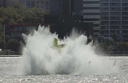 Competitie aviatica cu final tragic! Unul dintre avioane s-a prabusit