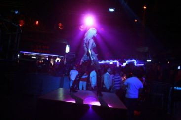 Culmea studentiei: reducerea programului cluburilor din campusuri!