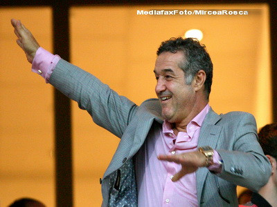 Becali: Am luat crucea-n pumni si am promis ca dau milionul la Athos