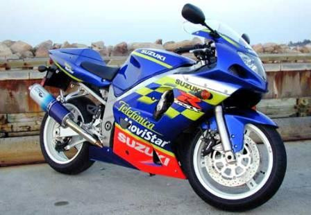 Record romanesc. Au trecut peste el 50 de motociclete