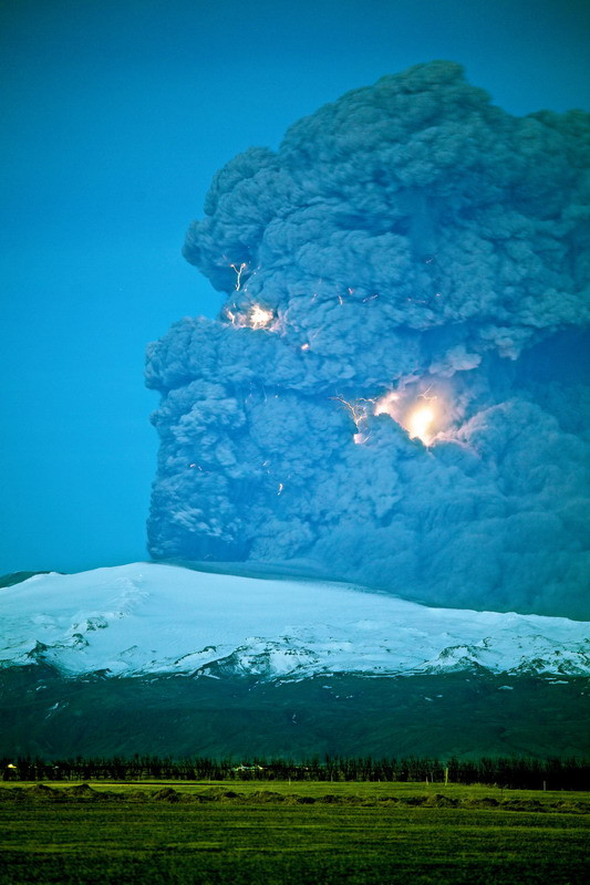 Cele mai spectaculoase imagini cu vulcanul din Islanda! GALERIE FOTO