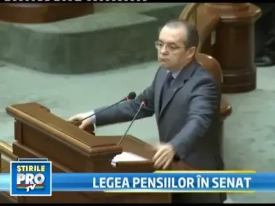 Premierul Boc a incercat sa-i convinga pe senatori sa voteze pensiile