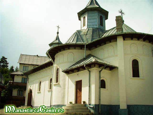 Blestem la biserica! Un barbat a pierit electrocutat in curtea lacasului