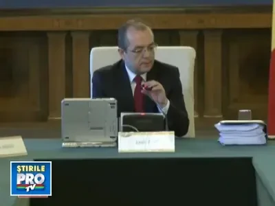 De ce avionul nu-i ca tancul? Boc are nelamuriri din cauza cenusii