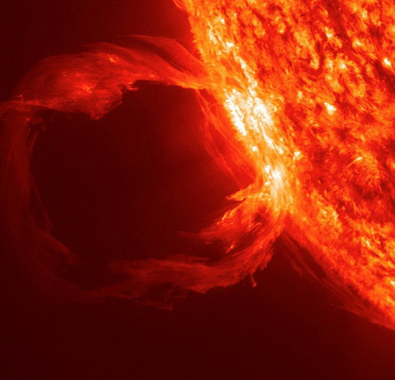 Astronomii nu vad cu ochi buni anul 2013: avalansa de explozii solare