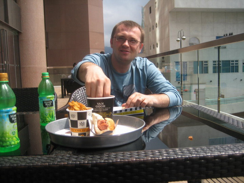 Culmea globalizarii: roman blocat la Hong Kong de un vulcan islandez