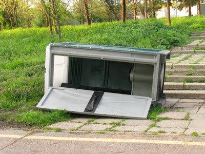 Singurul parc cu toaleta publica in care se intra "pe orizontala"!