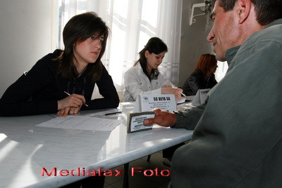 Peste 1.500 de oameni la targul de joburi de la Bistrita