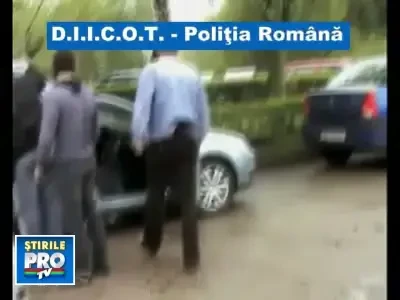 Retea de 16 falsificatori de bani, anihilata! Un director de banca implicat