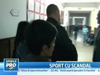 Scandal ca la usa cortului, intr-o scoala din Brasov!