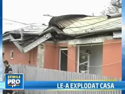 Casa aruncata in aer la Tecuci. Vecinii spun ca din cauza lucrarilor la gaz
