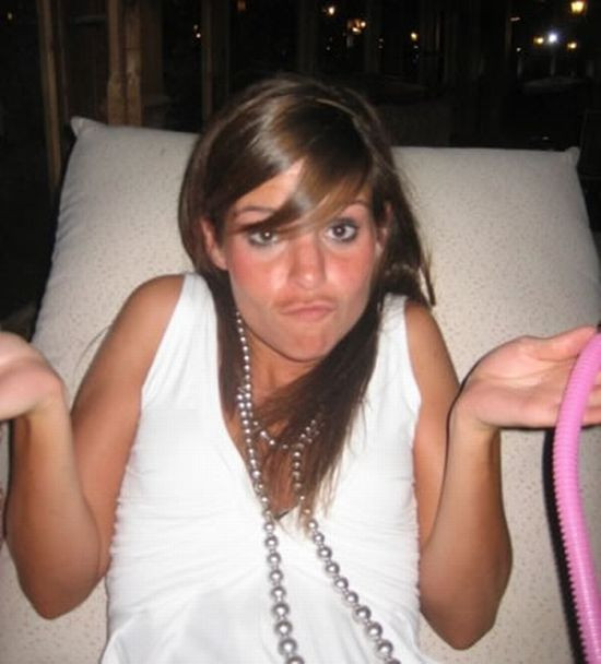 Mustacioara lor, cosmarul crailor! "Epileaza-te iubito, ca ma intepi!"