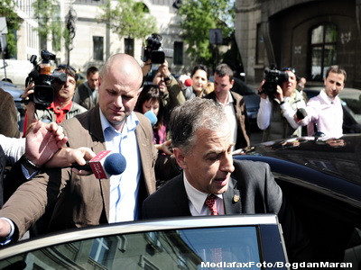 Mircea Geoana, citat la DNA. Nastase: E o fapta crestineasca sa mergi acolo