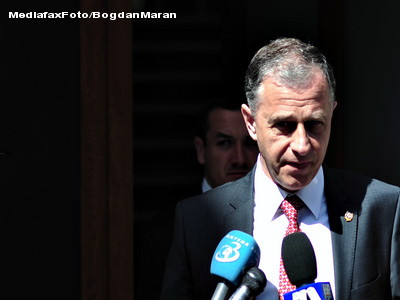 Senatorii romani vin la munca pe 16 august