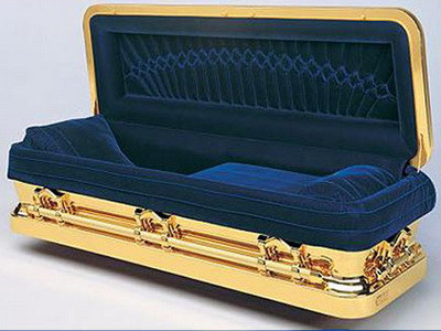 Un mafiot a fost ingropat intr-un sicriu identic cu al lui Michael Jackson!