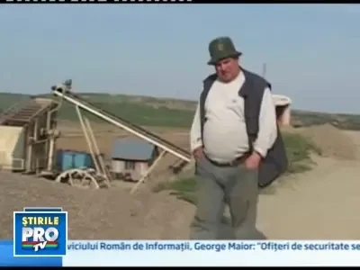 A murit strivit de basculanta pe care o conducea