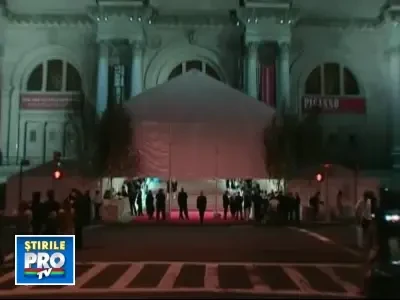 Care s-a imbracat cel mai bine? Oprah e vaduva neagra, Anne, printesa!