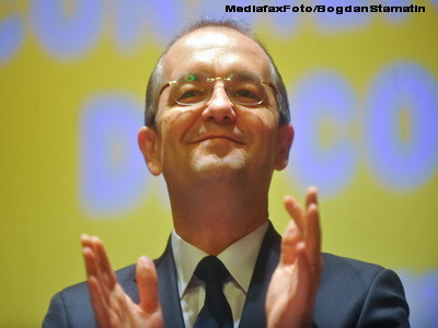 Ghinion! Din cauza FMI-ului, Boc nu mai pleaca in SUA sa-si ia diploma