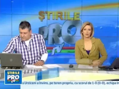 Catelul anarhist din Atena! Nu rateaza niciun miting sau bataie cu politia