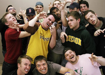 Lady Gaga - varianta unplugged si...cu par pe picioare! Vezi VIDEO