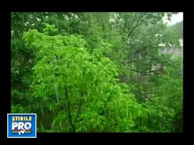 La iasi a plouat cu grindina, torential!