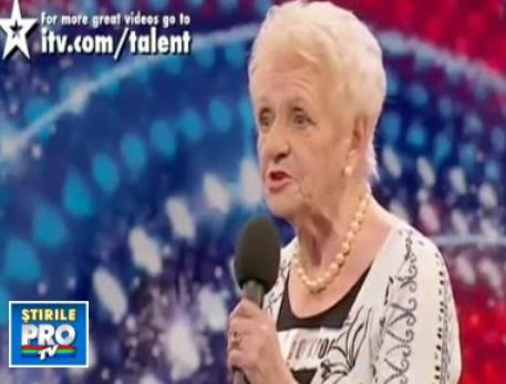 UIMITOR! La 80 de ani canta mai bine ca Edith Piaf! VIDEO
