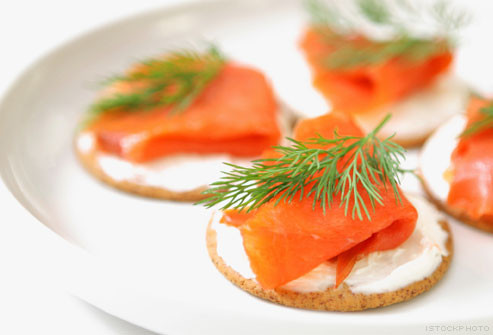 Lot de file de somon marinat, retras din magazine după depistarea bacteriei Listeria Monocytogenes