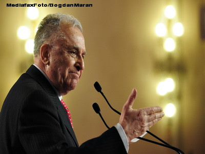 Iliescu sustine ca Basescu este un diletant, lipsit de simtul masurii!