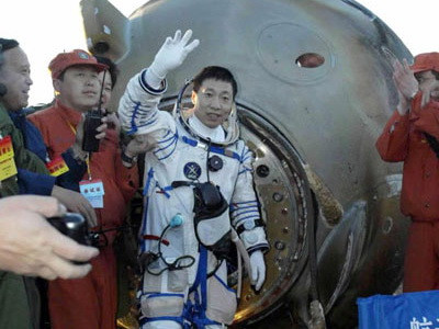 Ce a mancat primul chinez care a ajuns in spatiu? Carne de CAINE!