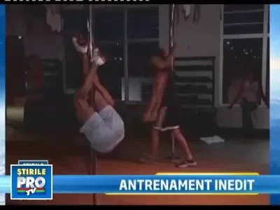 Sexy si rai! Dans la bara cu barbati! Vezi VIDEO!