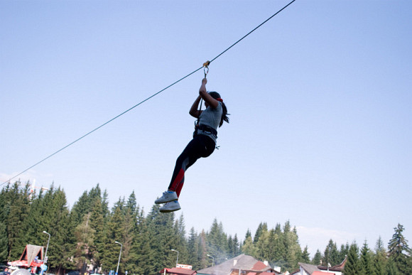 Cea mai lunga tiroliana din Romania, inaugurata la Busteni