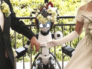 Si-au unit destinele intr-o nunta oficiata de un... robot