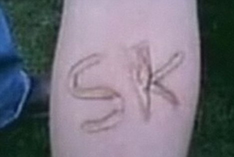 GEST SOCANT! Si-a marcat copiii cu fierul incins!