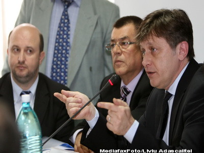 Un deputat si un consilier, dati afara din PNL